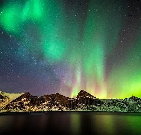 Andorja En Idyllisk Perle Naer Lofoten Ibestad